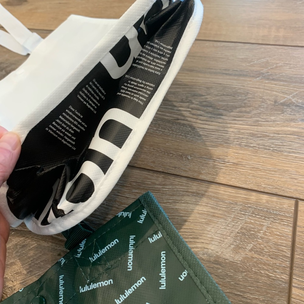 4 Reusable Lululemon Bags - Picture 6 of 6